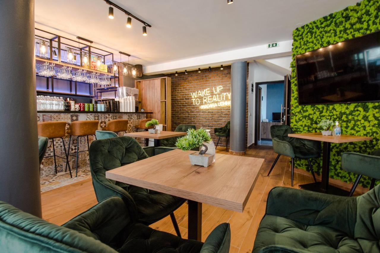 Oasis Aparthotel