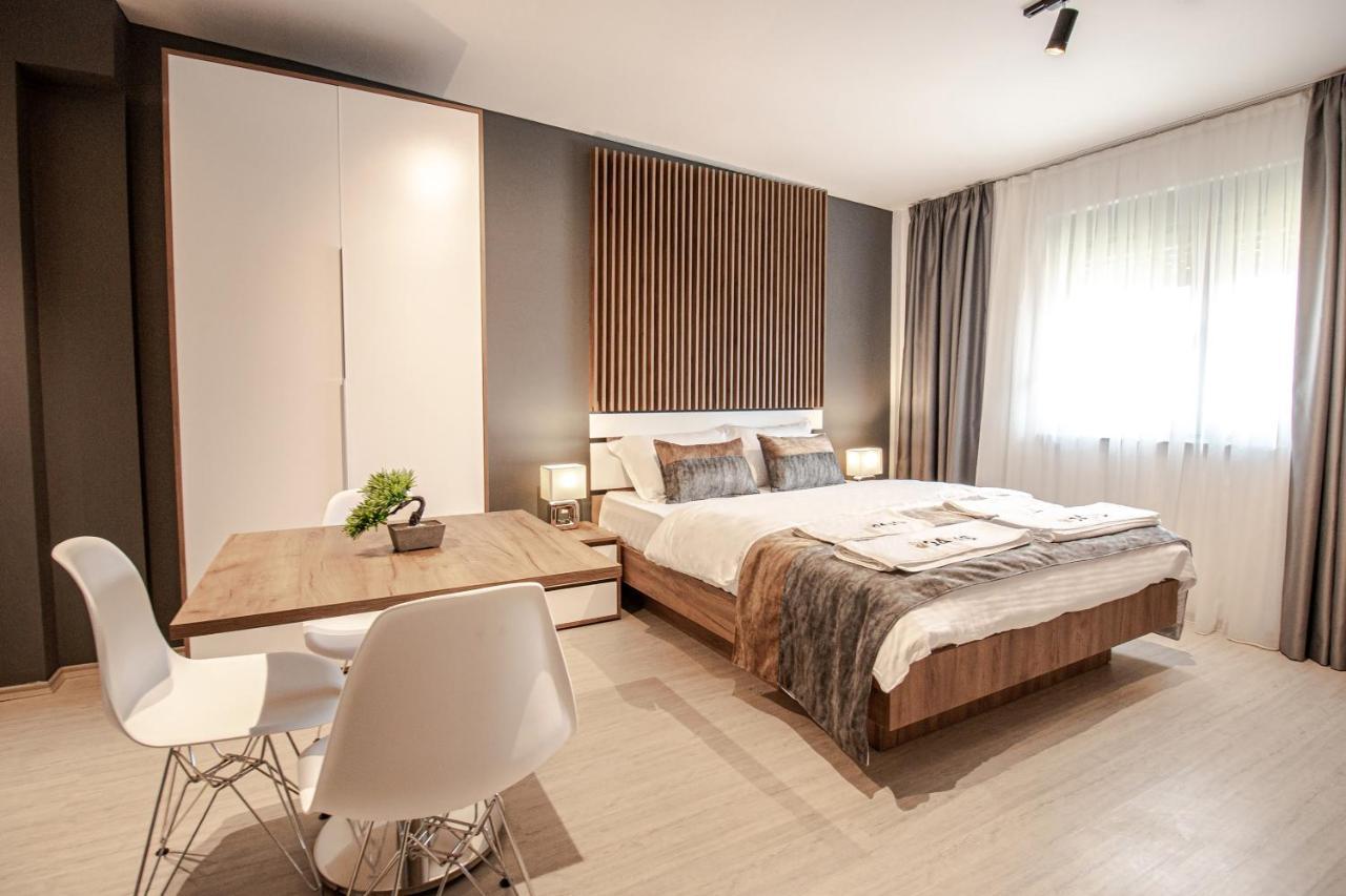 Oasis Aparthotel *