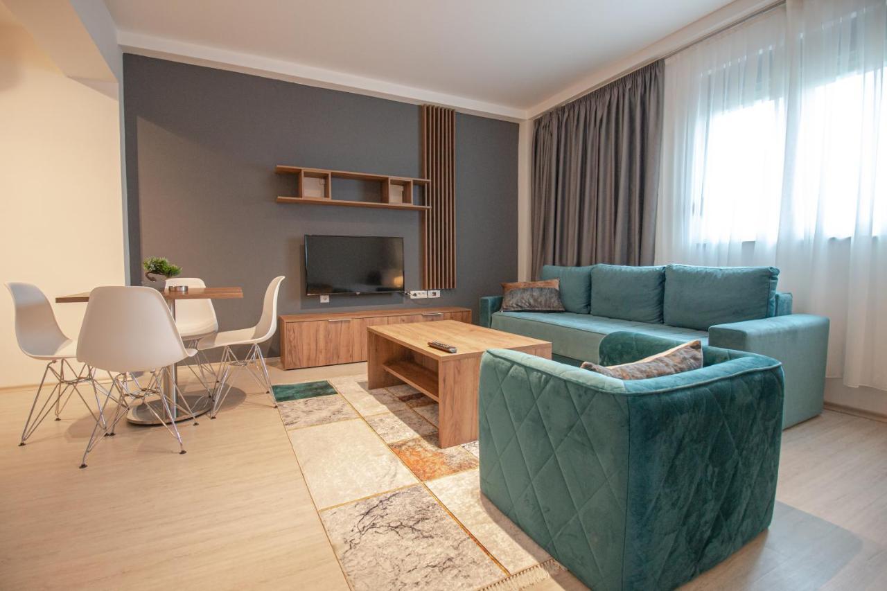 Oasis Aparthotel